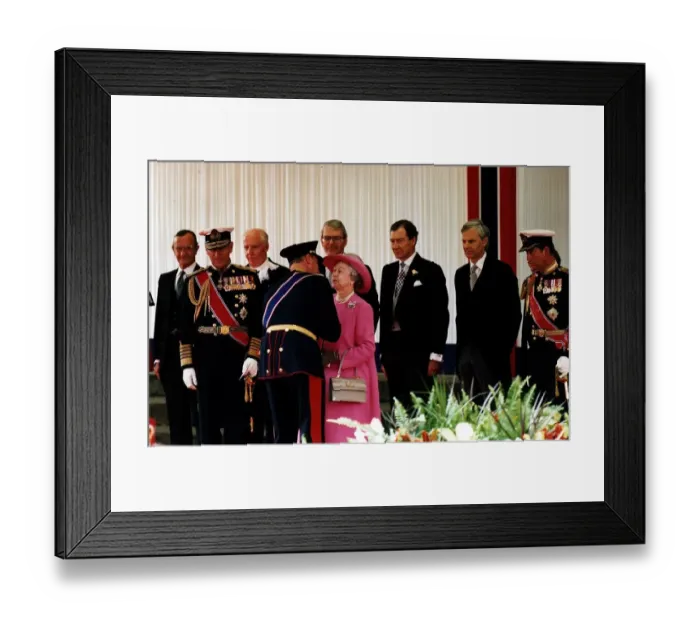 Framed Print : Queen Elizabeth II King Harald V of Norway kissing Queen pink coat hat Charlotte Square Framed Print : Queen Elizabeth II King Harald V of Norway kissing Queen pink coat hat Charlotte Square