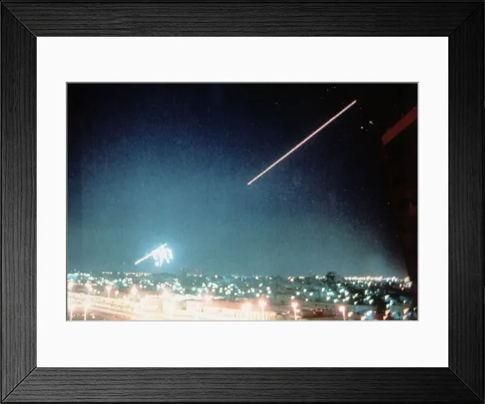 Framed Print : Patriot missile over Dharan attempt to intercept incomimg Iraqi Scud missiles Framed Print : Patriot missile over Dharan attempt to intercept incomimg Iraqi Scud missiles