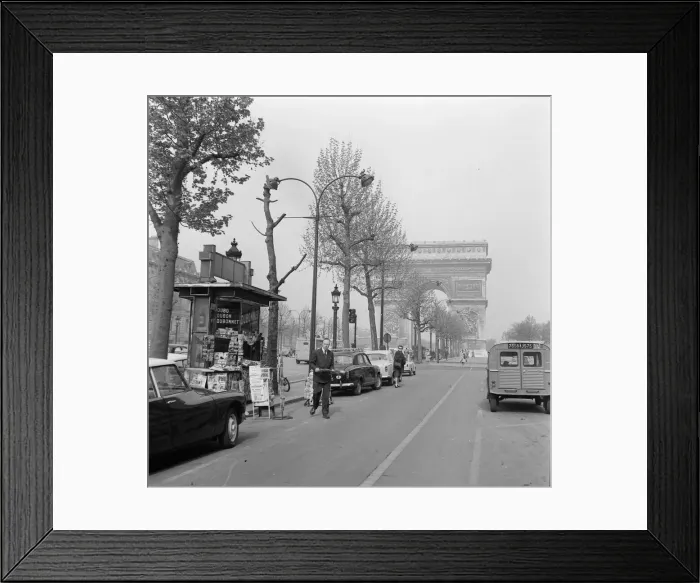 Framed Print : Newspaper kiosk booth close to the Arc De Triomphe May 1960 Framed Print : Newspaper kiosk booth close to the Arc De Triomphe May 1960
