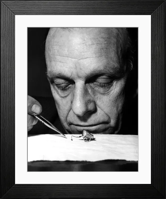 Framed Print : Professor Leonard Tomlin trains his fleas for the circus