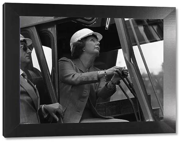 Margaret Thatcher Prime Minister controls a crane in a building site 1986
