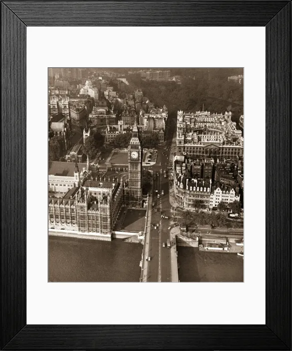 Framed Print : A view of Westminster bridge looking towards the Houses of parliament Framed Print : A view of Westminster bridge looking towards the Houses of parliament
