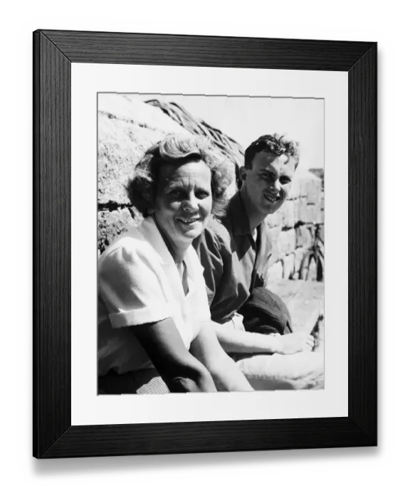 Framed Print : Mary Wilson wife of MP Harold Wilson on holiday in the Scilly Islands with her family