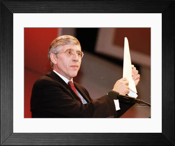 Framed Print : Labour party Conference 1998 Home Secretary Jack Straw delivers his speech to