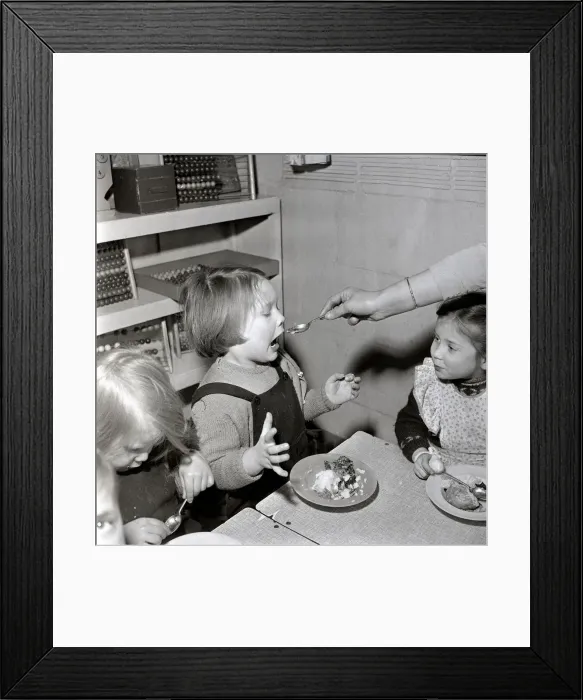 Framed Print : Children at the LCC day Nursery Regency Street Victoria, London. 1954 Framed Print : Children at the LCC day Nursery Regency Street Victoria, London. 1954