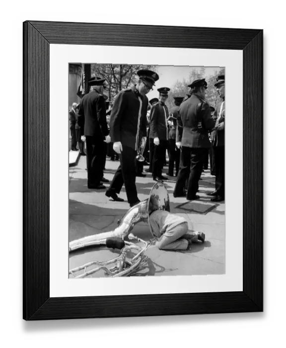 Framed Print : Little Darran Woodiwiss (3) from Raynes Surrey, seems destined to lose his head when it Framed Print : Little Darran Woodiwiss (3) from Raynes Surrey, seems destined to lose his head when it