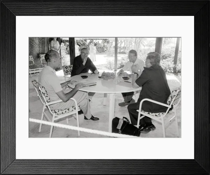 Framed Print : Crisis what Crisis? As Britain remains in the grip of public sector workers on strike Framed Print : Crisis what Crisis? As Britain remains in the grip of public sector workers on strike