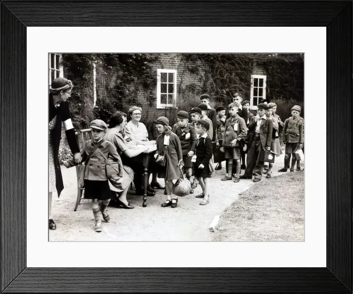 Framed Print : Evacuees bound for Canada arrives at their assembly point for registration before Framed Print : Evacuees bound for Canada arrives at their assembly point for registration before