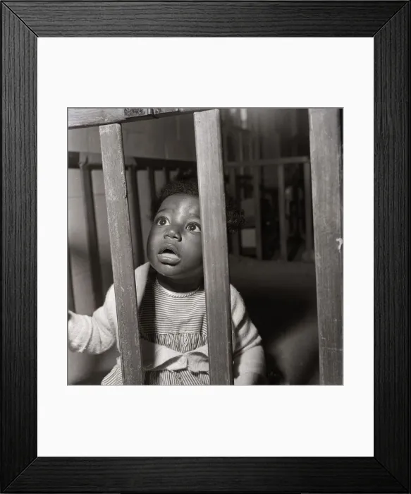Framed Print : Children at the LCC day Nursery Coldharbour Lane South London. 1954