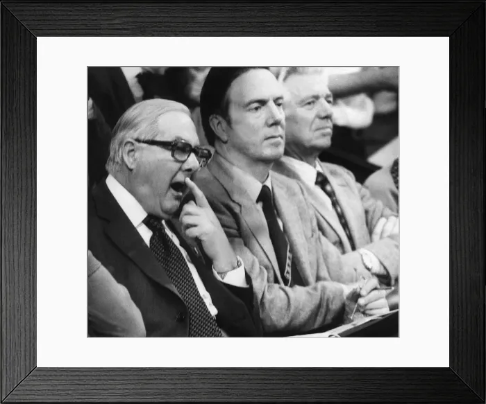 Framed Print : James Callaghan MP ex Prime Minister raises his hand and yawns at the Labour Party
