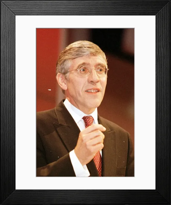Framed Print : Labour Party Conference 1998 Jack Straw delivers his speech to the party members Framed Print : Labour Party Conference 1998 Jack Straw delivers his speech to the party members
