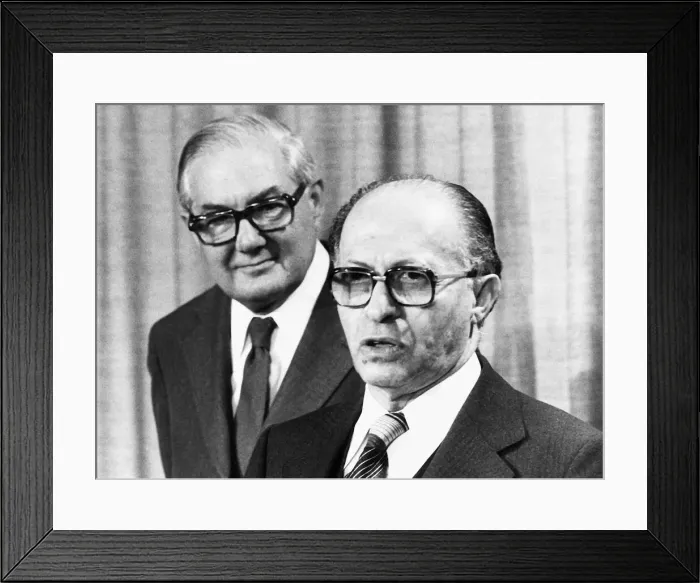 Framed Print : James Callaghan British Prime Minister 1978 with Israeli Premier Menachem Begin Framed Print : James Callaghan British Prime Minister 1978 with Israeli Premier Menachem Begin