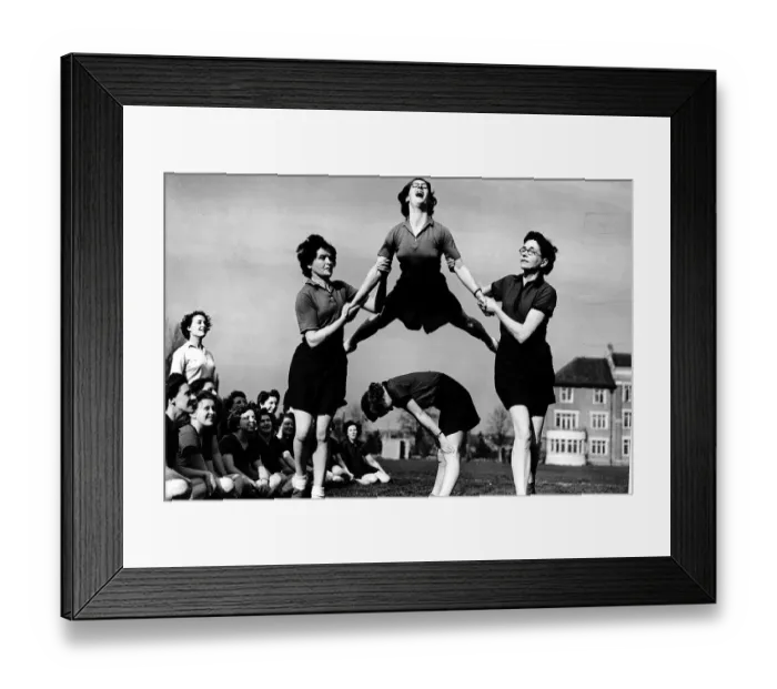 Framed Print : Women at ATS School in Windsor are expected to achieve high levels in physical training Framed Print : Women at ATS School in Windsor are expected to achieve high levels in physical training