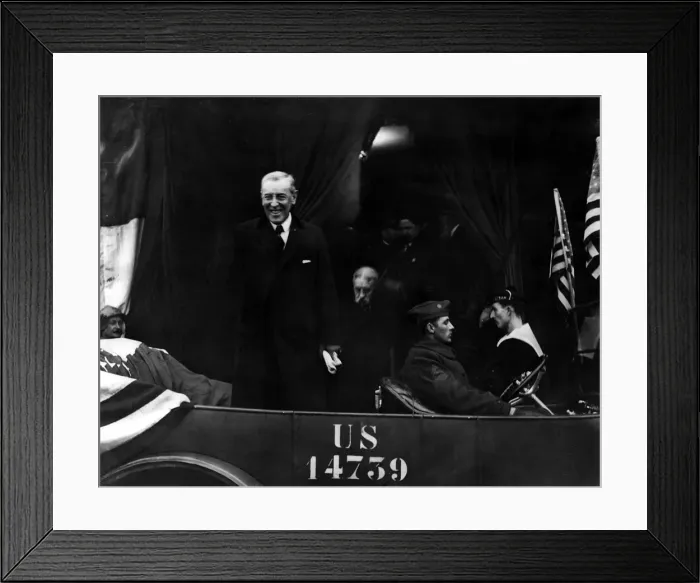 Framed Print : President Woodrow Wilson arrives in France December 1918 Framed Print : President Woodrow Wilson arrives in France December 1918