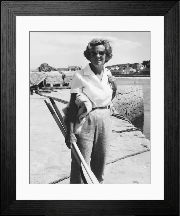 Framed Print : Mary Wilson wife of Labour MP Harold Wilson on holiday on the Scilly Isles 1963 Framed Print : Mary Wilson wife of Labour MP Harold Wilson on holiday on the Scilly Isles 1963