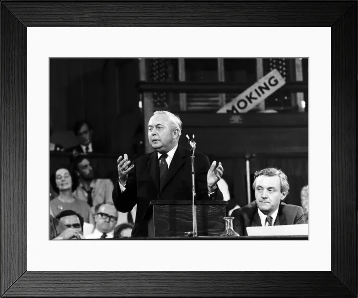 Framed Print : Harold Wilson former Prime Minister addresses the Boiler Makers Union Confrence 1972 Framed Print : Harold Wilson former Prime Minister addresses the Boiler Makers Union Confrence 1972