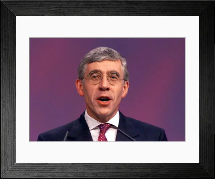 Framed Print : Home Secretary Jack Straw speaking at the Labour Party conference in Bournemouth Framed Print : Home Secretary Jack Straw speaking at the Labour Party conference in Bournemouth