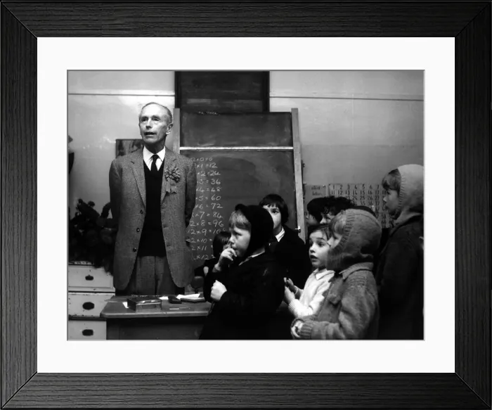 Framed Print : Sir Alec Douglas Home Prime Minister and schoolchildren campaigning in Classroom Framed Print : Sir Alec Douglas Home Prime Minister and schoolchildren campaigning in Classroom