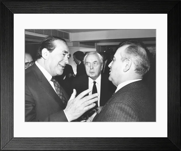 Framed Print : Harold Wilson former Labour Prime Minister of Britain with Robert Maxwel Owner Framed Print : Harold Wilson former Labour Prime Minister of Britain with Robert Maxwel Owner