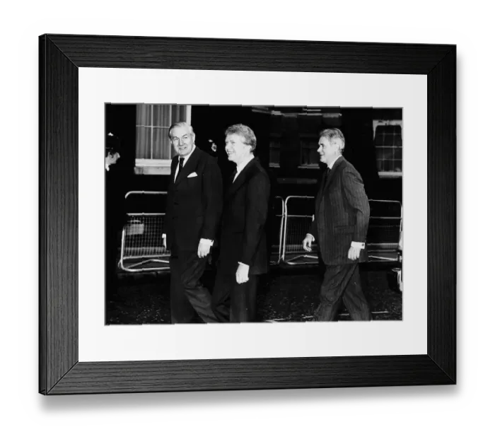 Framed Print : Jimmy Carter USA President outside 10 Downing Street after being greeted by British Prime