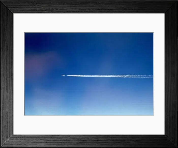 Framed Print : Vapour Trail at 35, 000 feet May 1976 Framed Print : Vapour Trail at 35, 000 feet May 1976