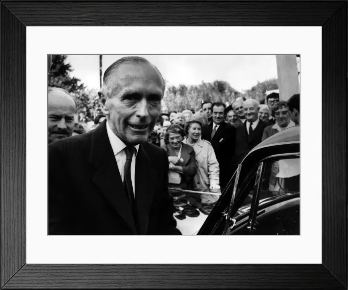 Framed Print : Sir Alec Douglas Home addressing crowd at Wembley South September 1964 whilst on a tour