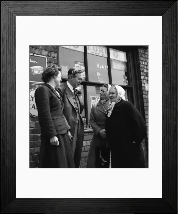 Framed Print : Harold Wilson (a future Prime Minister) canvassing for votes in Huyton Liverpool where