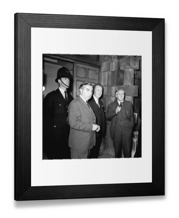 Framed Print : Labours George Brown, Hugh Gaitskill and Harold Wilson arrive at Downing Street for