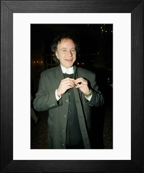Framed Print : David Essex actor / singer February 1999 at the London Hilton for the Variety Club of Great Framed Print : David Essex actor / singer February 1999 at the London Hilton for the Variety Club of Great