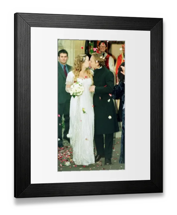 Framed Print : Kate Winslet actress marries Jim Threapleton Nov 1998 at All Saints Church in Reading Framed Print : Kate Winslet actress marries Jim Threapleton Nov 1998 at All Saints Church in Reading