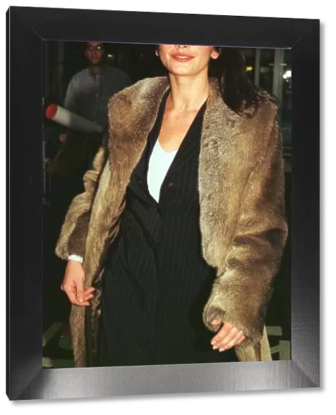 Actress Catherine Zeta Jones arrives at Heathrow Dec 1998