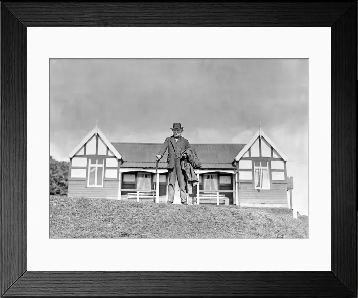 Framed Print : Mr David Lloyd George MP leader of the Liberal party on holiday in Wales