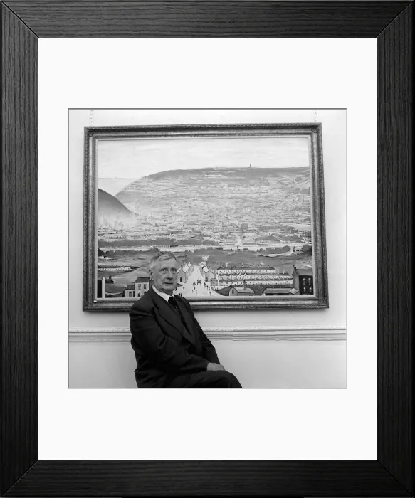 Framed Print : Artist L. S. Lowry at his one man exhibition in Salford. October 1961 Framed Print : Artist L. S. Lowry at his one man exhibition in Salford. October 1961