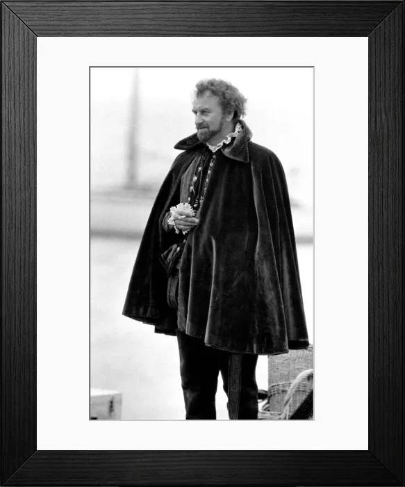 Framed Print : John Thaw - May 1980 as Sir Francis Drake, filming for the TV Programme Framed Print : John Thaw - May 1980 as Sir Francis Drake, filming for the TV Programme
