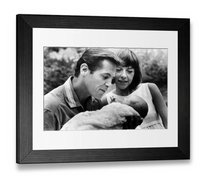 Framed Print : Dorothy Tutin actress Aug 1964 and Derek Waring and their baby daughter Amanda Framed Print : Dorothy Tutin actress Aug 1964 and Derek Waring and their baby daughter Amanda