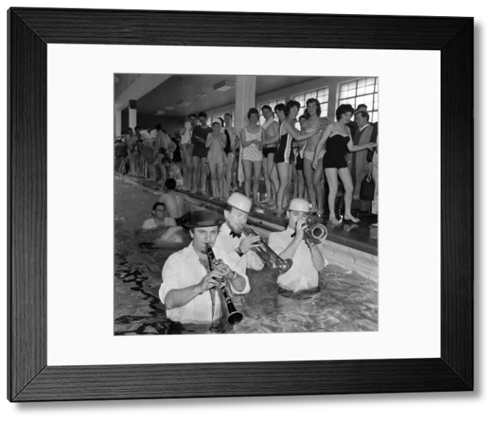 Framed Print : Acker Bilk (Black Hat) Jazz Musician. June 1961