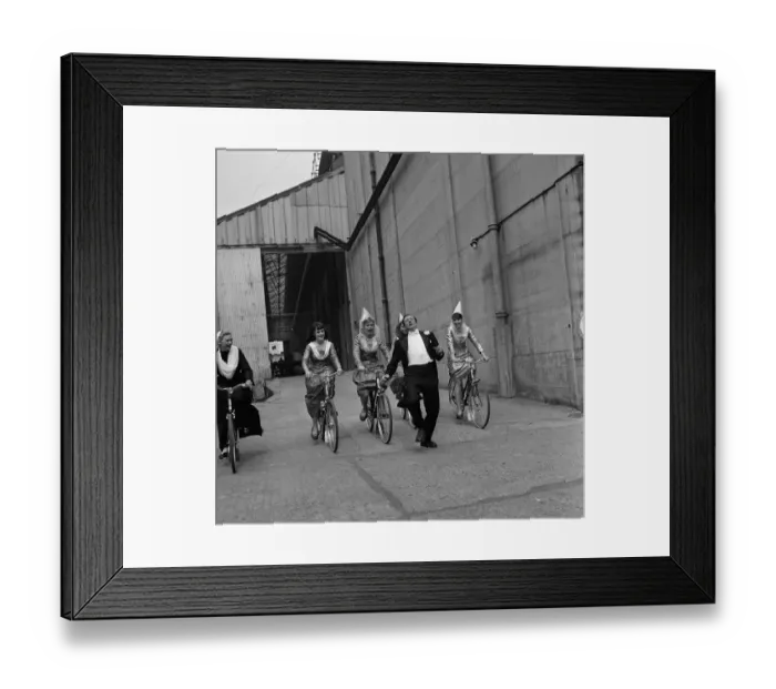Framed Print : Film Carry on Teacher - April 1959 Charles Hawtrey with other members of the cast Framed Print : Film Carry on Teacher - April 1959 Charles Hawtrey with other members of the cast