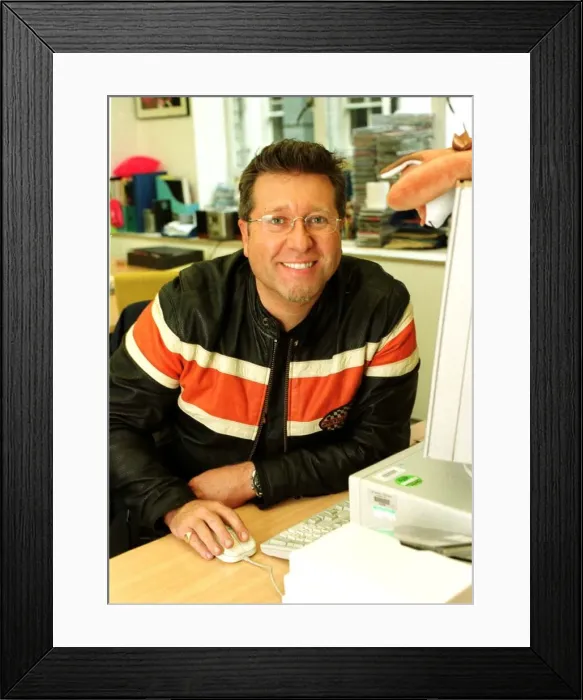 Framed Print : Neil Fox DJ November 1999 Disc Jockey Dr Fox at his computer in Capital Radio Framed Print : Neil Fox DJ November 1999 Disc Jockey Dr Fox at his computer in Capital Radio