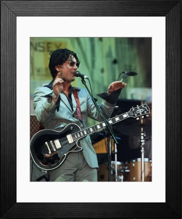 Framed Print : Huey from the Fun Lovin Criminals June 1999 performing on stage at the Glastonbury
