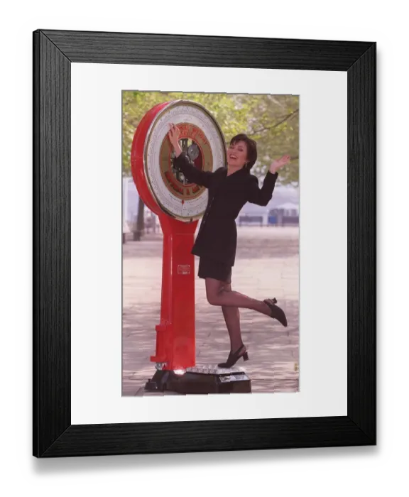 Framed Print : TV Presenter Lorraine Kelly Who Has Lost 26lbs With Weight Watches