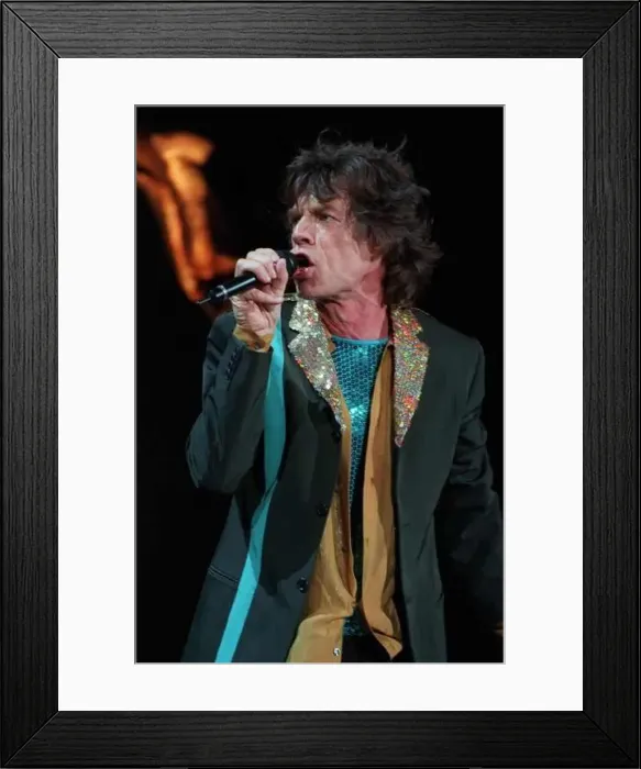  : Rolling Stones: Mick Jagger on stage in Chicago in October 1997