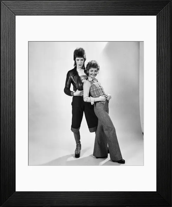 Framed Print : David Bowie singer with Lulu singer. 1973 Framed Print : David Bowie singer with Lulu singer. 1973