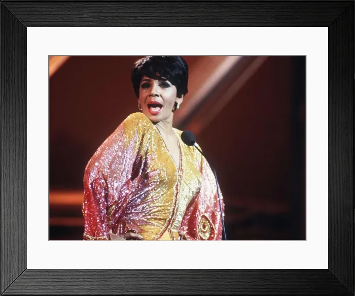 Framed Print : Shirley Bassey singing at a gala performance in Edinburgh Framed Print : Shirley Bassey singing at a gala performance in Edinburgh