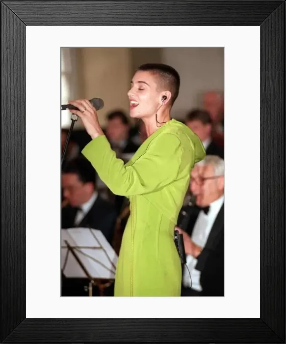 : Sinead O Connor Irish singer 1990 singing with orchestra : Sinead O Connor Irish singer 1990 singing with orchestra