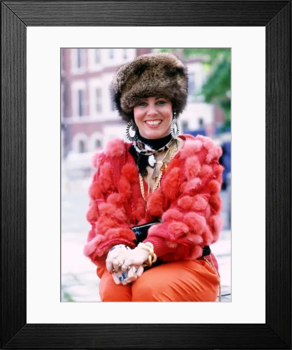 Framed Print : Ruby Wax actress wearing pink fur coat in May 1986 A©mirrorpix Framed Print : Ruby Wax actress wearing pink fur coat in May 1986 A©mirrorpix