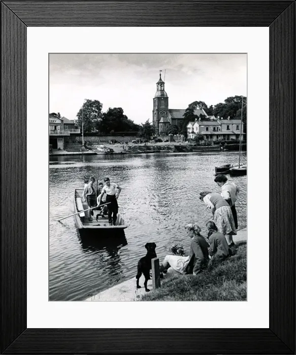 Framed Print : Children crossing the River Thames at Sunbury in a ferry across the River Thames Framed Print : Children crossing the River Thames at Sunbury in a ferry across the River Thames