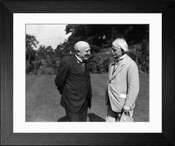 Framed Print : David Lloyd George with Henry Fildes, whose Liberal candidature he went to Stockport to Framed Print : David Lloyd George with Henry Fildes, whose Liberal candidature he went to Stockport to
