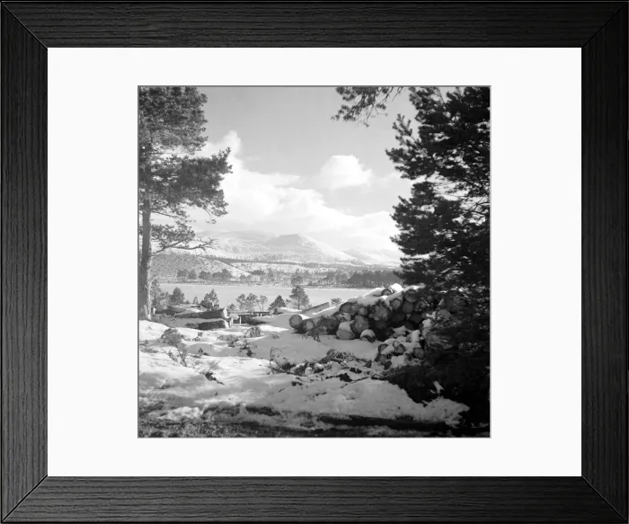 Framed Print : Snow scene in the Scottish Highlands. Badenoch and Speyside Grampians Framed Print : Snow scene in the Scottish Highlands. Badenoch and Speyside Grampians