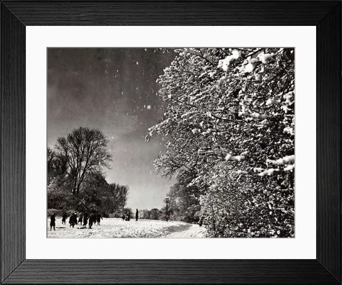 Framed Print : Hadley Common Hertfordshire - Jan 1945 Hadley Woods Weather Winter Scenes