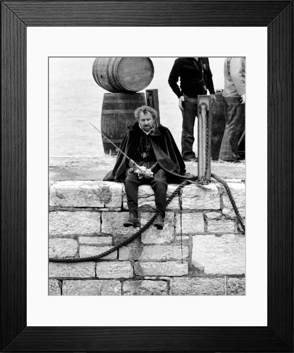 Framed Print : John Thaw - May 1980 as Sir Francis Drake, filming for the TV Programme Framed Print : John Thaw - May 1980 as Sir Francis Drake, filming for the TV Programme